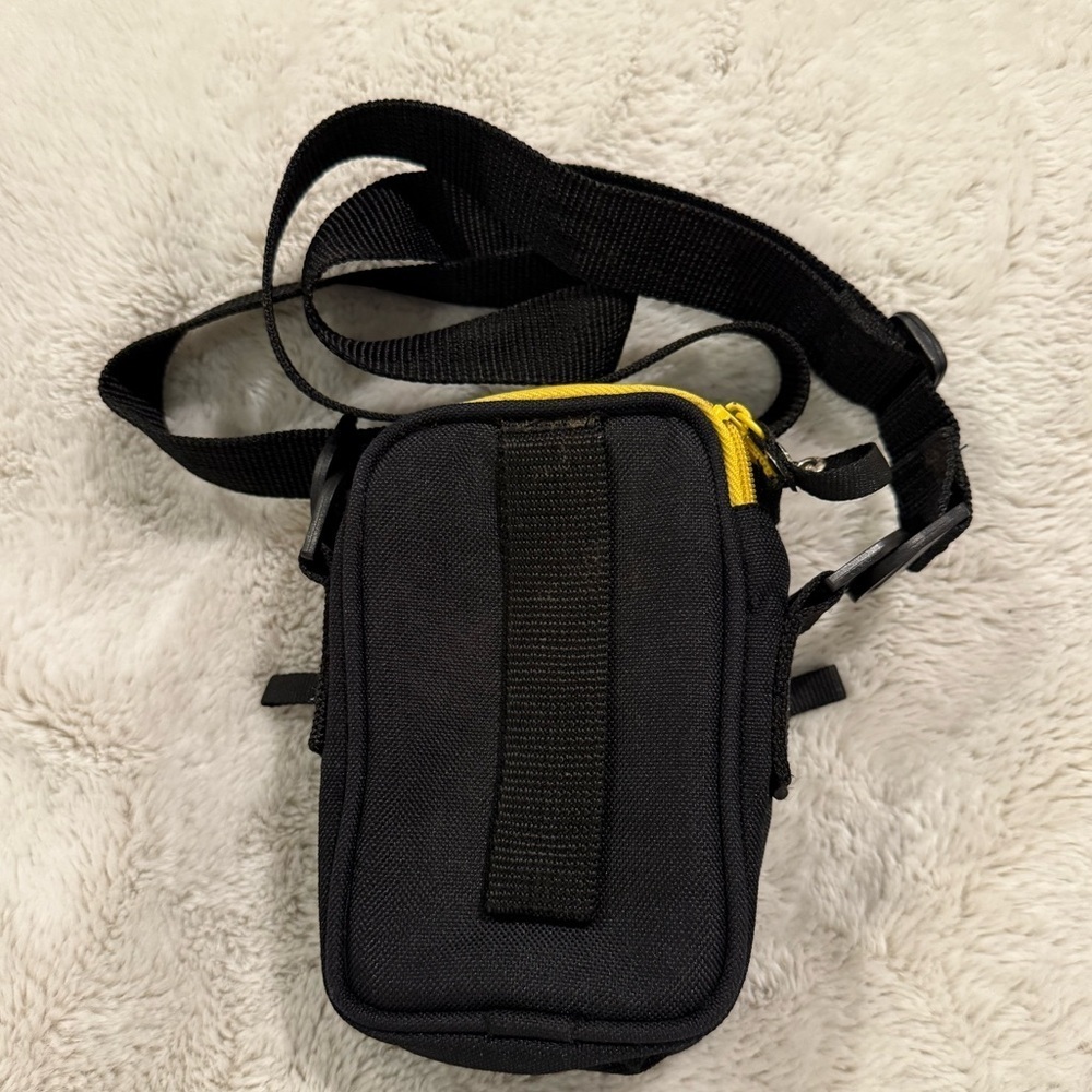 United Colors Of Benetton Camera Bag Cross Body Carry Case 90’s 6”x4”x2.5” - Picture 3 of 6